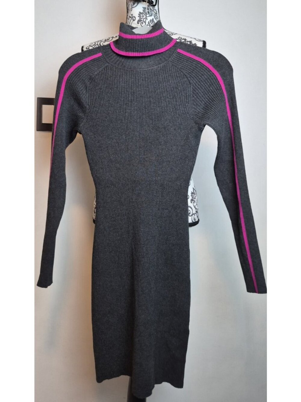 Milly Women's Sweater Dress Sz M Gray Pink Stripe Ribbed Knit Mock Neck